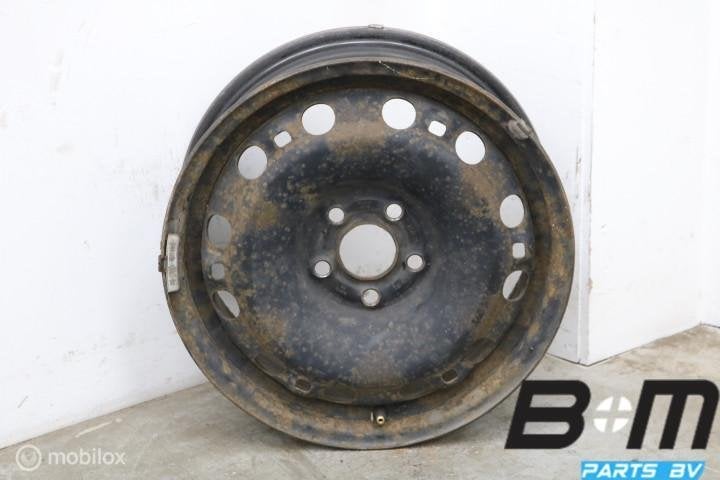 1 losse 15 inch stalen velg VW Polo 9N 6Q0601027M, Utilisé, Jante(s)