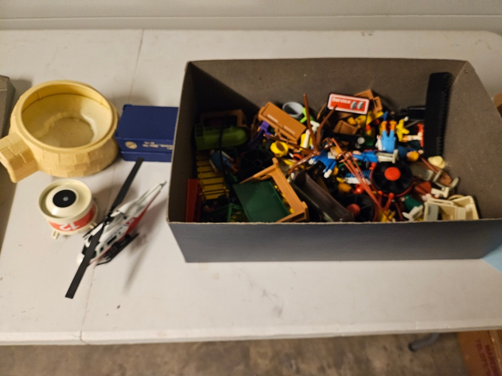 Boite avec divers accessoires playmobile, Kinderen en Baby's, Speelgoed | Playmobil