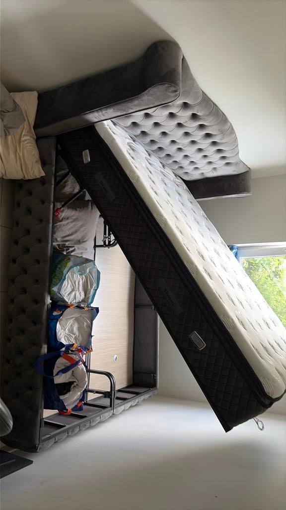 Boxspring, Elektronische apparatuur, Zonnebanken en Gezichtsbruiners, Gebruikt, Ophalen