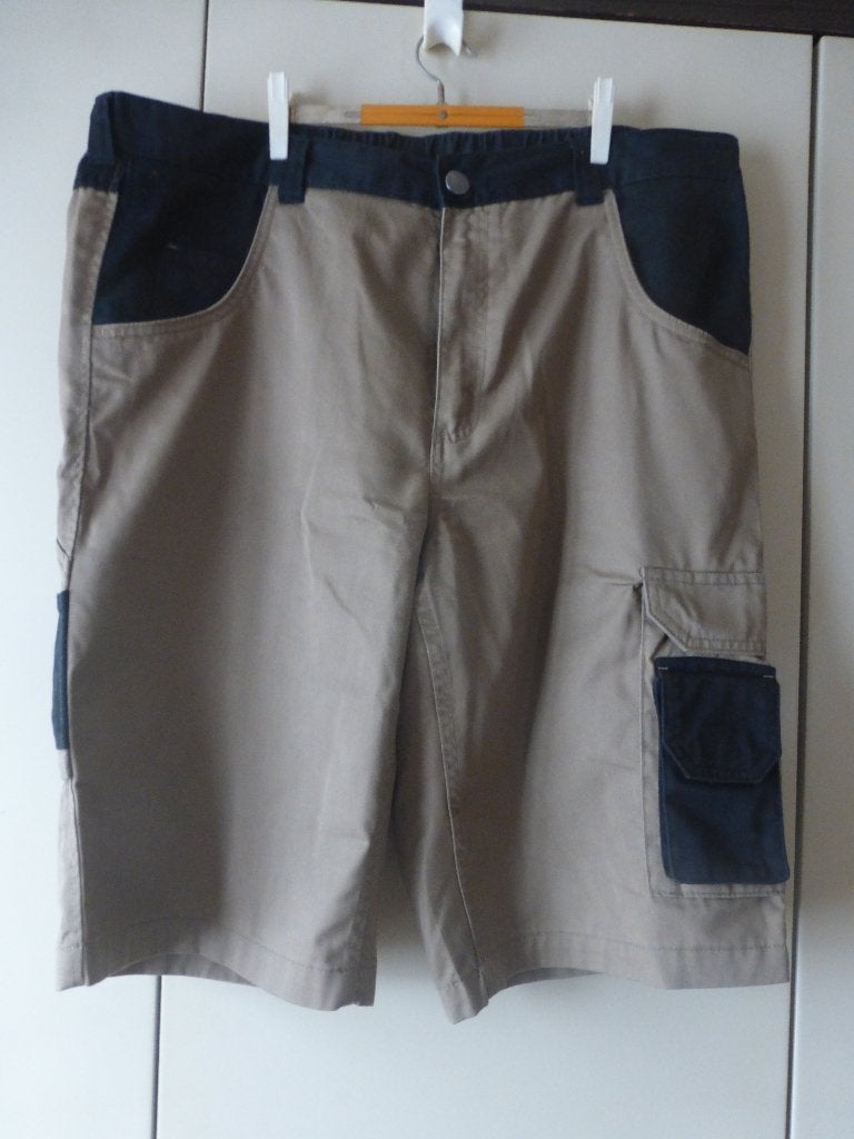 Korte broek voor op het werk: €40, - 5,00, Ophalen of Verzenden