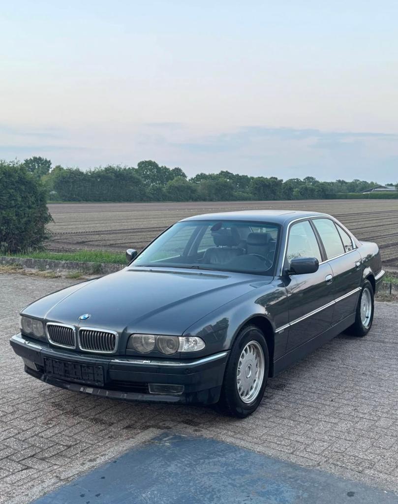 BMW 728i Manueel 193pk 1999 Grijs, Auto's, BMW, Lichtmetalen velgen, 7 Reeks, Leder, Bedrijf