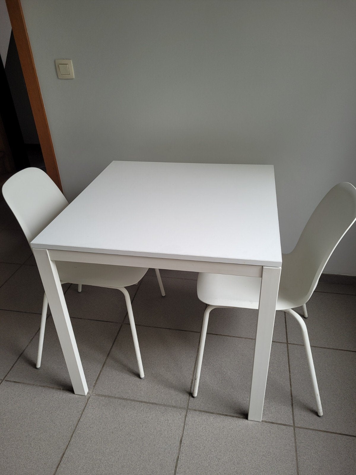 Keukentafel en 2 stoelen, Huis en Inrichting, Ophalen, Gebruikt, Wit