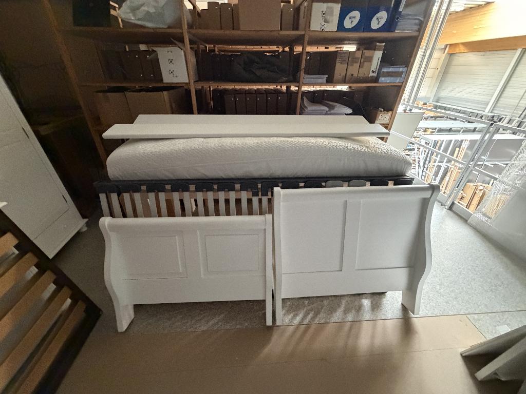 Eenpersoonsbed wit (kids), Huis en Inrichting, Slaapkamer | Bedden, Ophalen, Eenpersoons, Wit, Hout