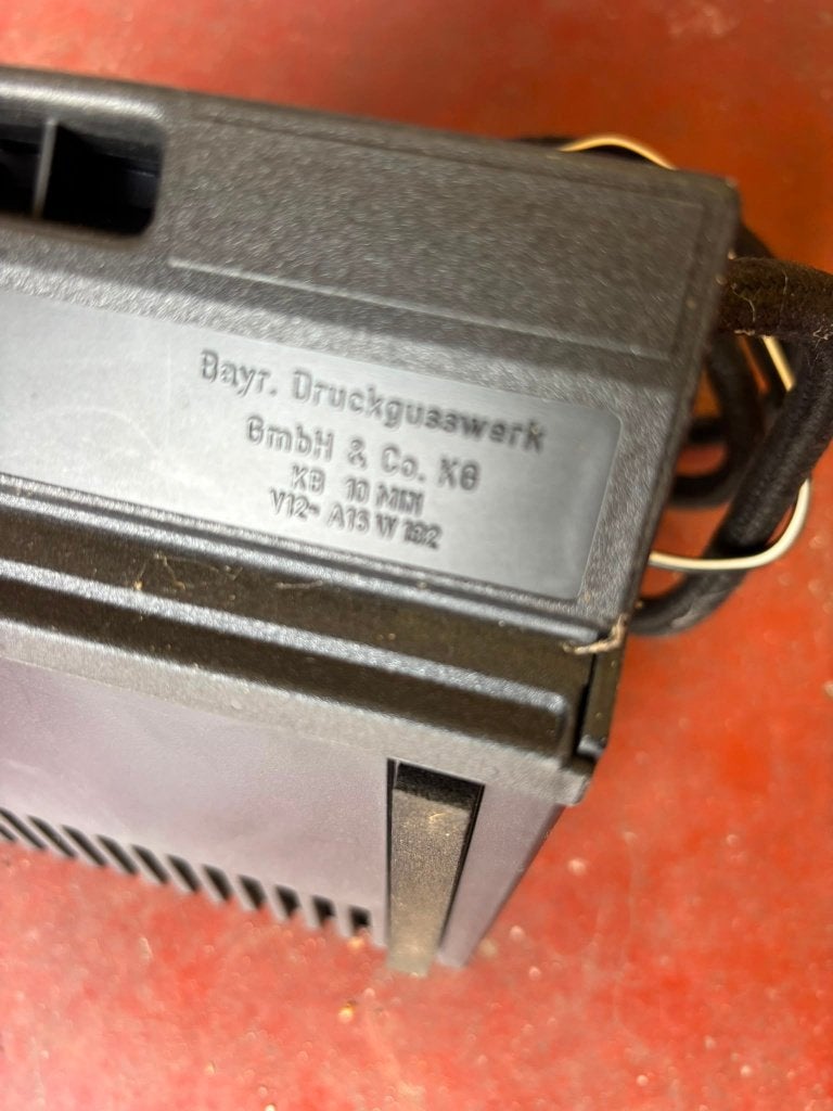 Compresseur 12V original Bayr. L'œuvre de Druckgus, Autos : Pièces & Accessoires, Pneus & Jantes, 12 pouces, 4 Saisons, Enlèvement ou Envoi