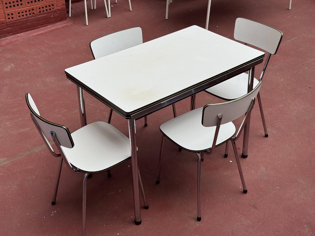 Table de cuisine avec rallonges + 4 chaises, Enlèvement