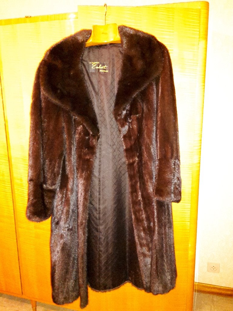 Manteau en vison du fourreur Embert, Vêtements | Femmes, Fourreur Embert Bruxelles, Enlèvement, Porté, Brun