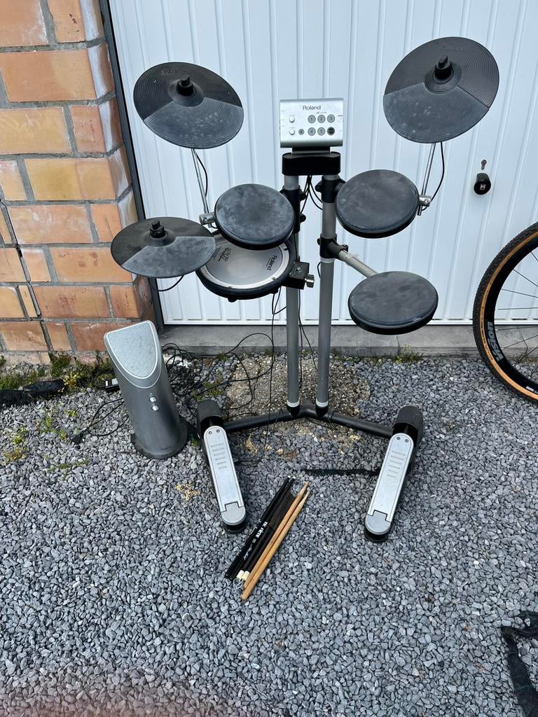 roland Drumstel met kabels stokken en box inbegrepen, Muziek en Instrumenten, Ophalen, Gebruikt, Roland, Elektronisch