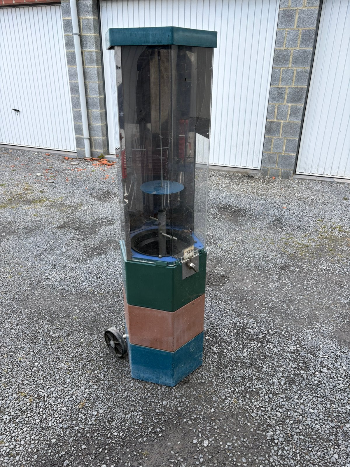 Distributeur a boule, Enlèvement, Utilisé