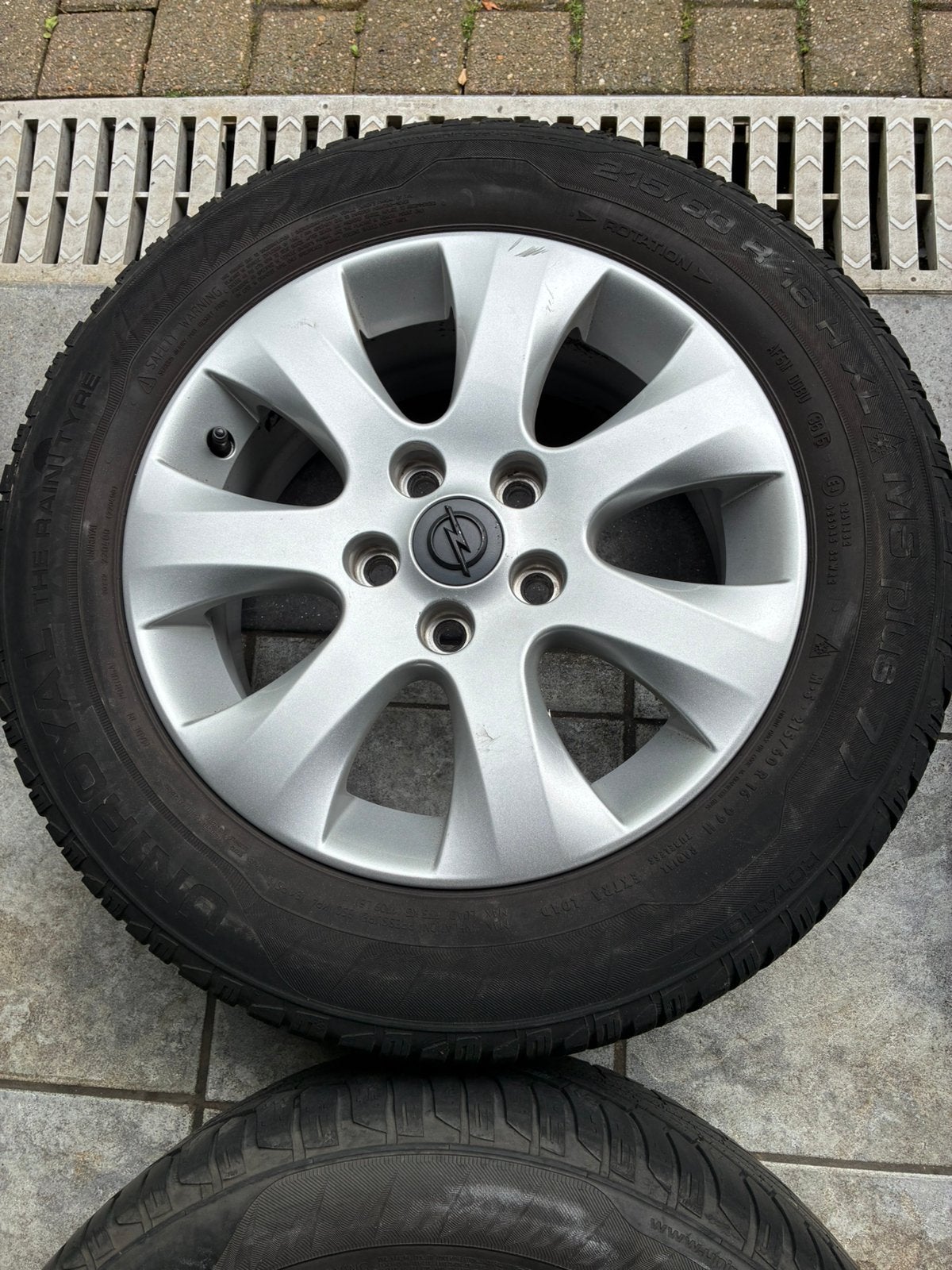 Pneus d'hiver avec jantes 215/60 R16, Autos : Pièces & Accessoires, Enlèvement, Pneus hiver, Jante(s)