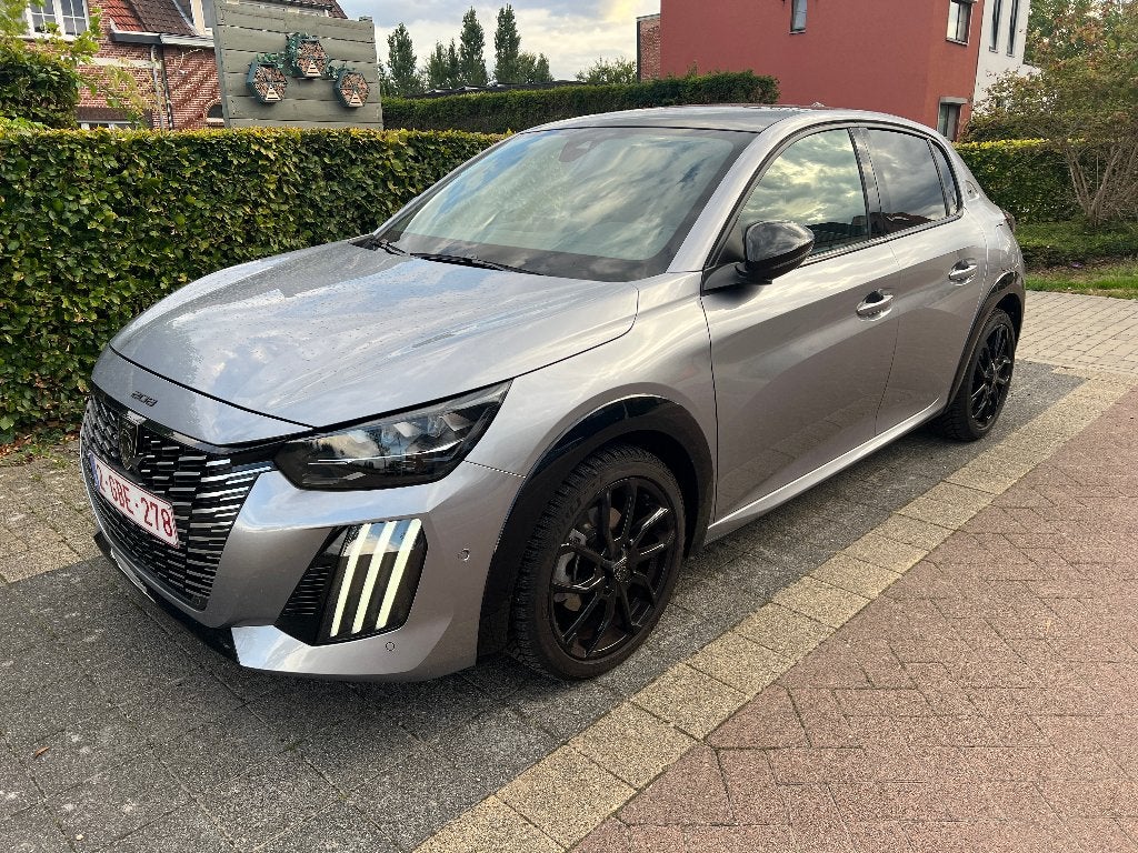 peugeot 208 GT-line /euro 6e/alcantara/panoramische dak, Auto's, Voorwielaandrijving, Dealer onderhouden, Euro 6, 1199 cc