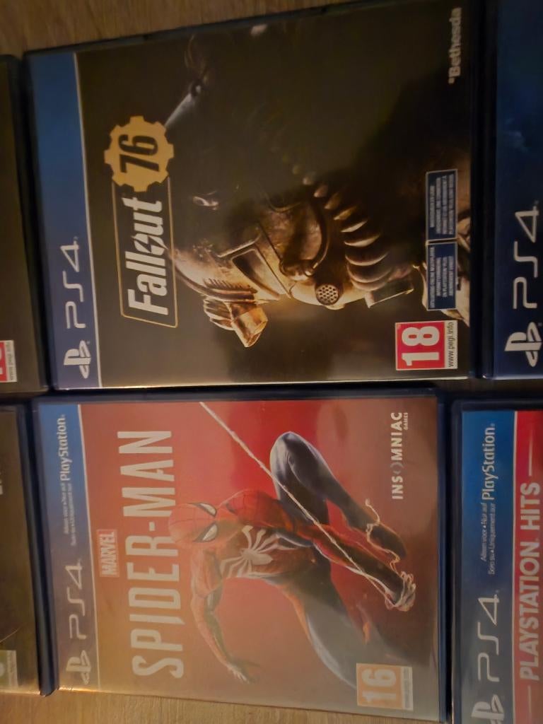 Playstation, 2 joueurs, À partir de 12 ans, Enlèvement, Un ordinateur