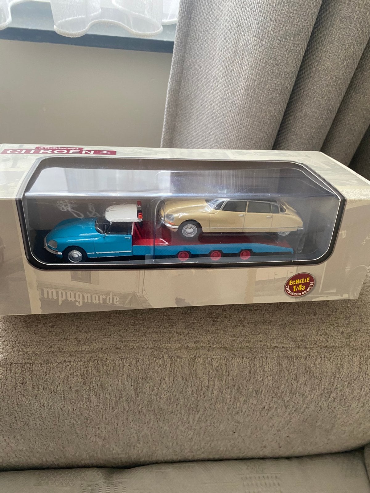 Citroën ds21 Tissier autohouder 1:43, Verzenden, Zo goed als nieuw, Auto