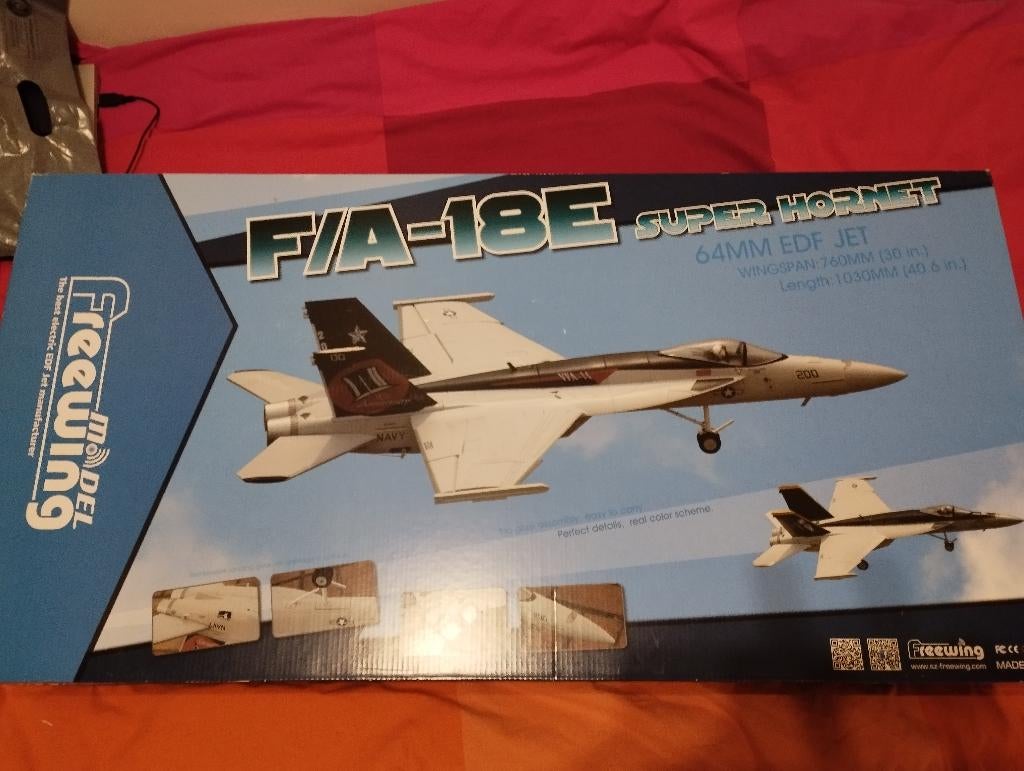 Freewing F/A-18E Hornet--NIEUW--, Enlèvement