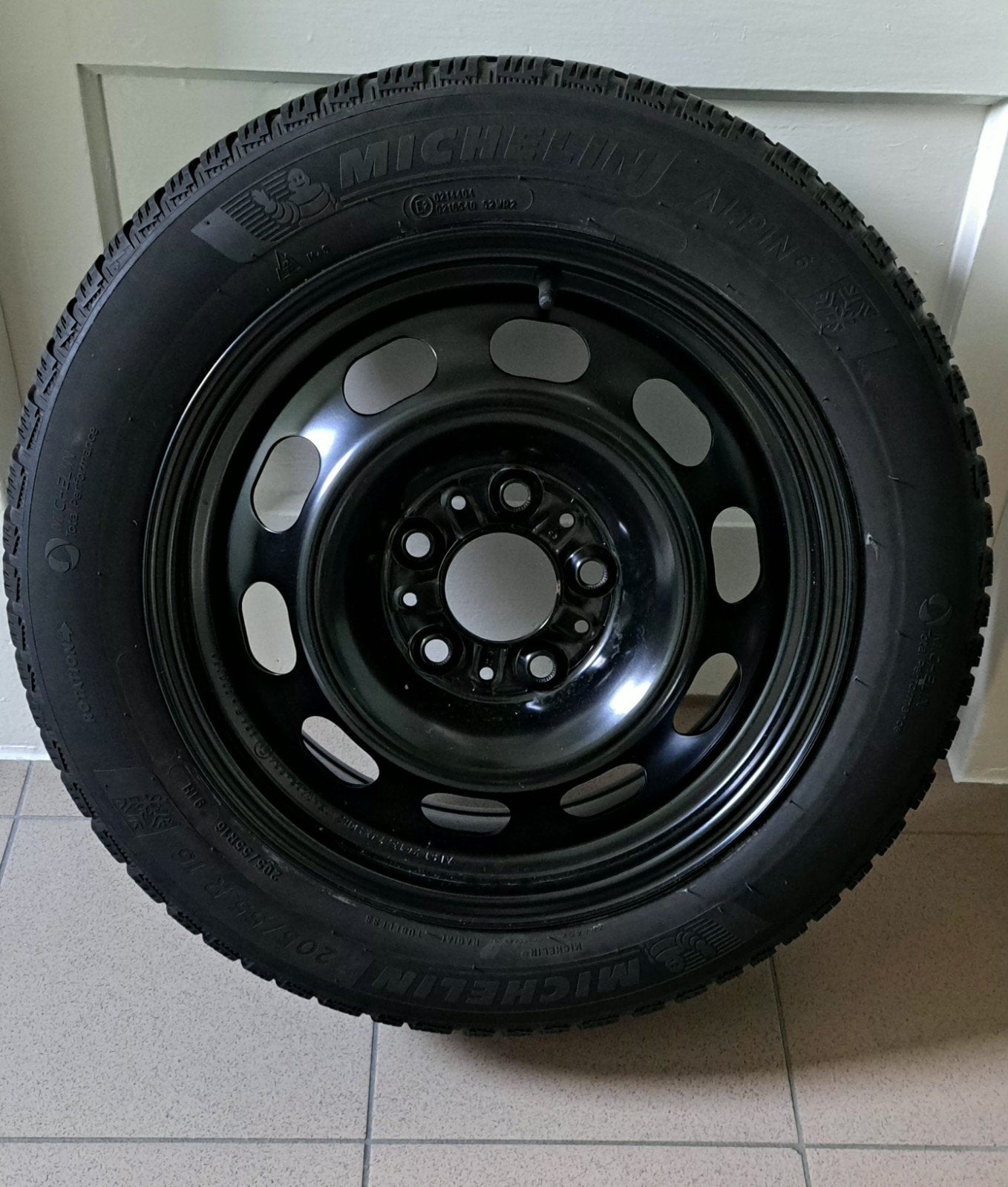 1 pneu Michelin Alpin 6+ jante en tolle, Autos : Pièces & Accessoires, Enlèvement, Neuf, Pneus et Jantes