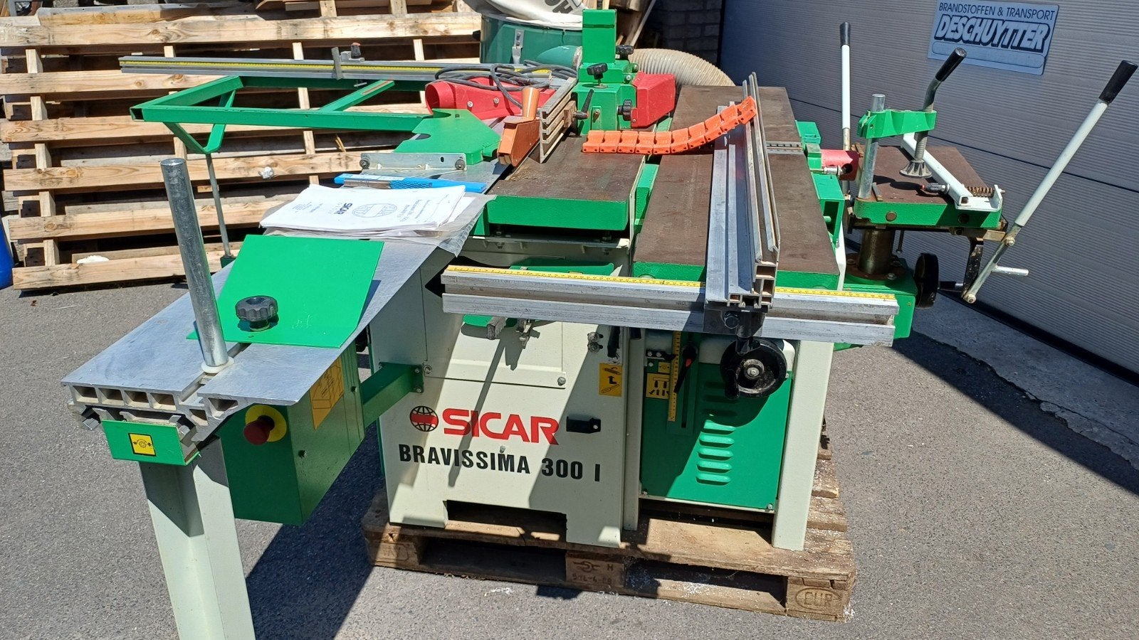 Houtcombine, Enlèvement