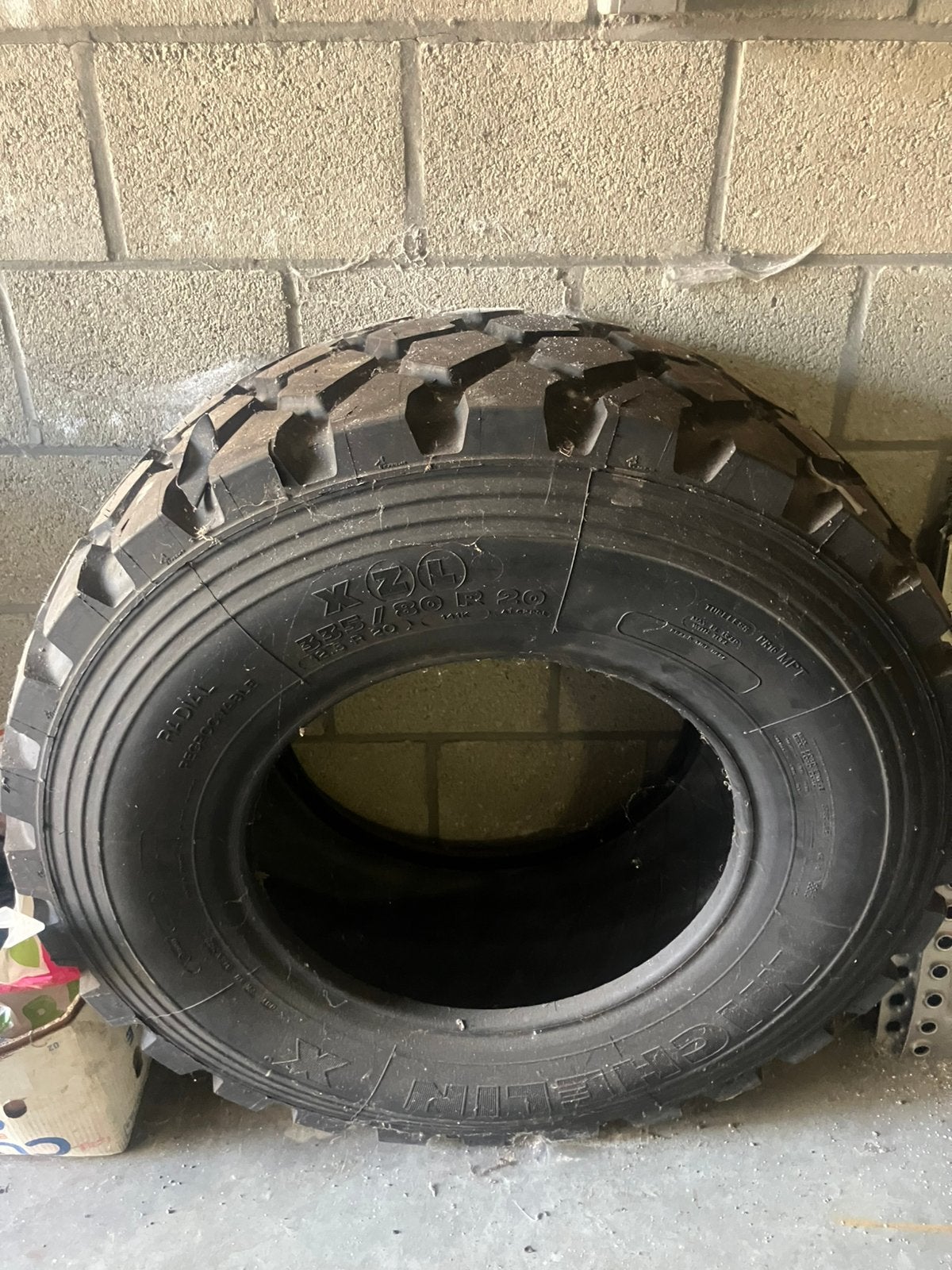 335/80-20 , 12,5R20 Michelin banden nieuw en occasie, Zakelijke goederen, Landbouw | Onderdelen | Banden, Velgen en Assen, Ophalen of Verzenden