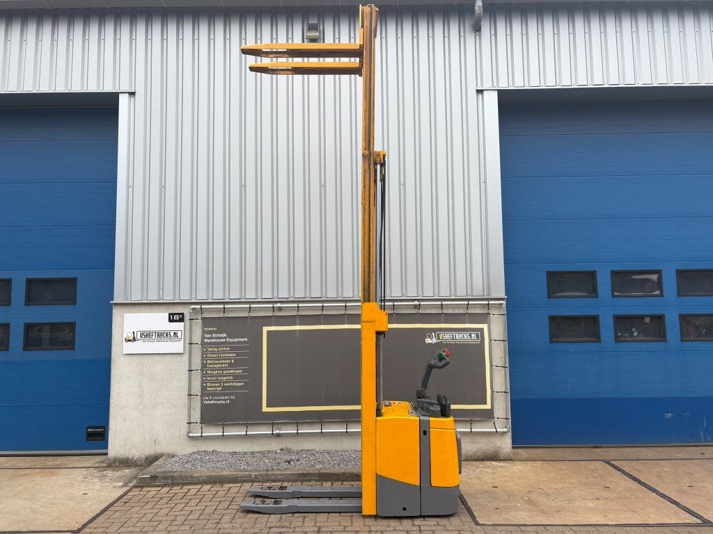 Gerbeur triplex électrique VS-23146 Jungheinrich ERC Z14, Utilisé