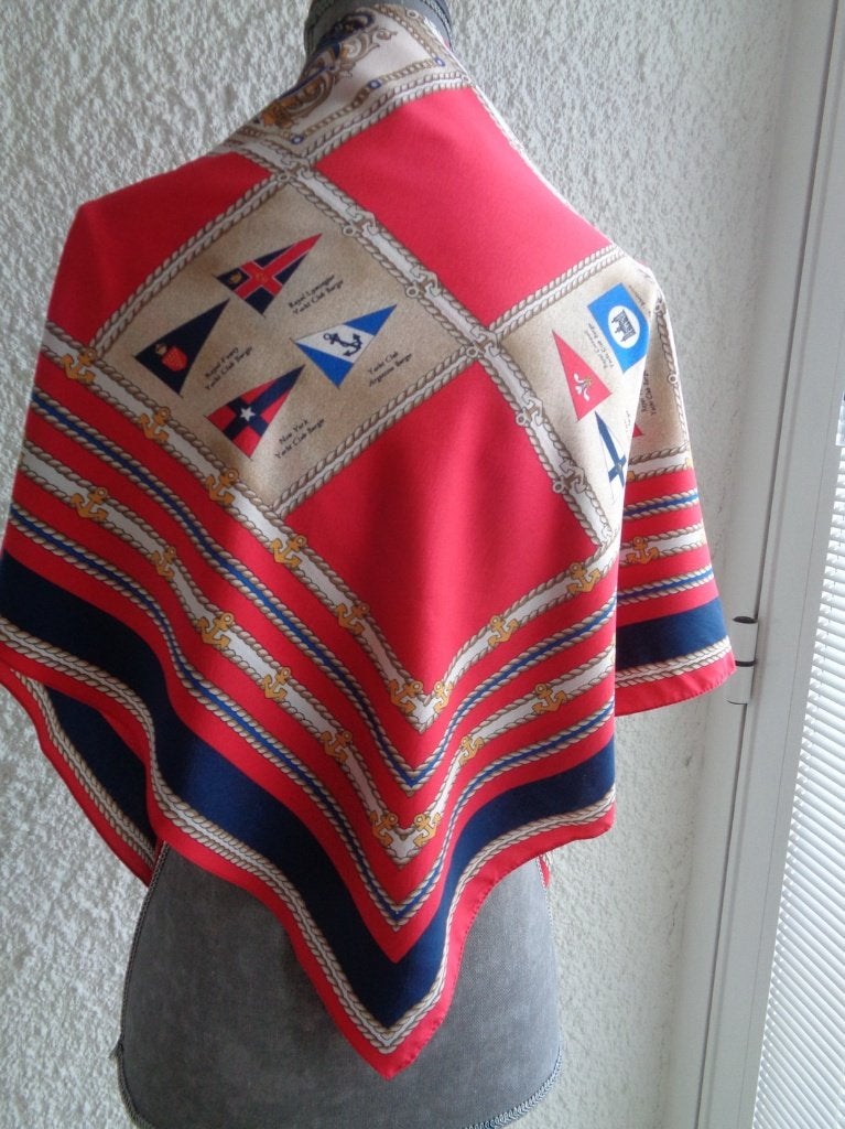 Foulard fluide. Imprimé. 87,5 X 86cm, Vêtements | Femmes, Bonnets, Écharpes & Gants, Envoi, Porté, Écharpe