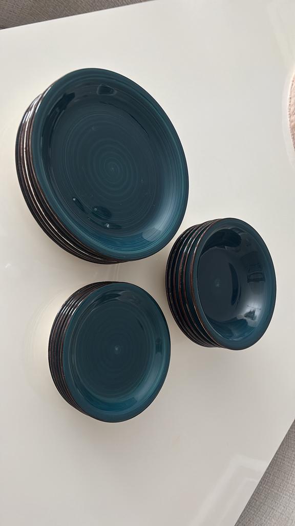 18-delige serviesset petrol blauw QUID, Ophalen