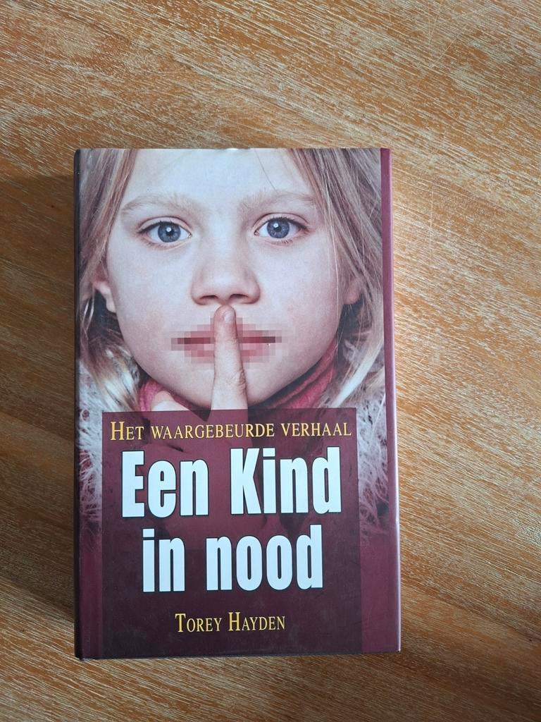 Boek een kind in nood, Boeken, Ophalen of Verzenden, Zo goed als nieuw