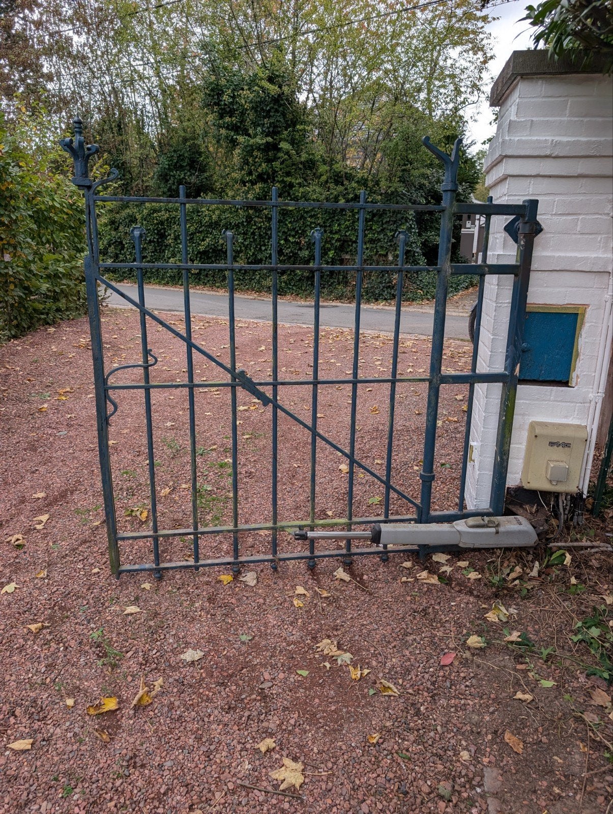 Smeedijzeren hek, Ophalen, IJzer