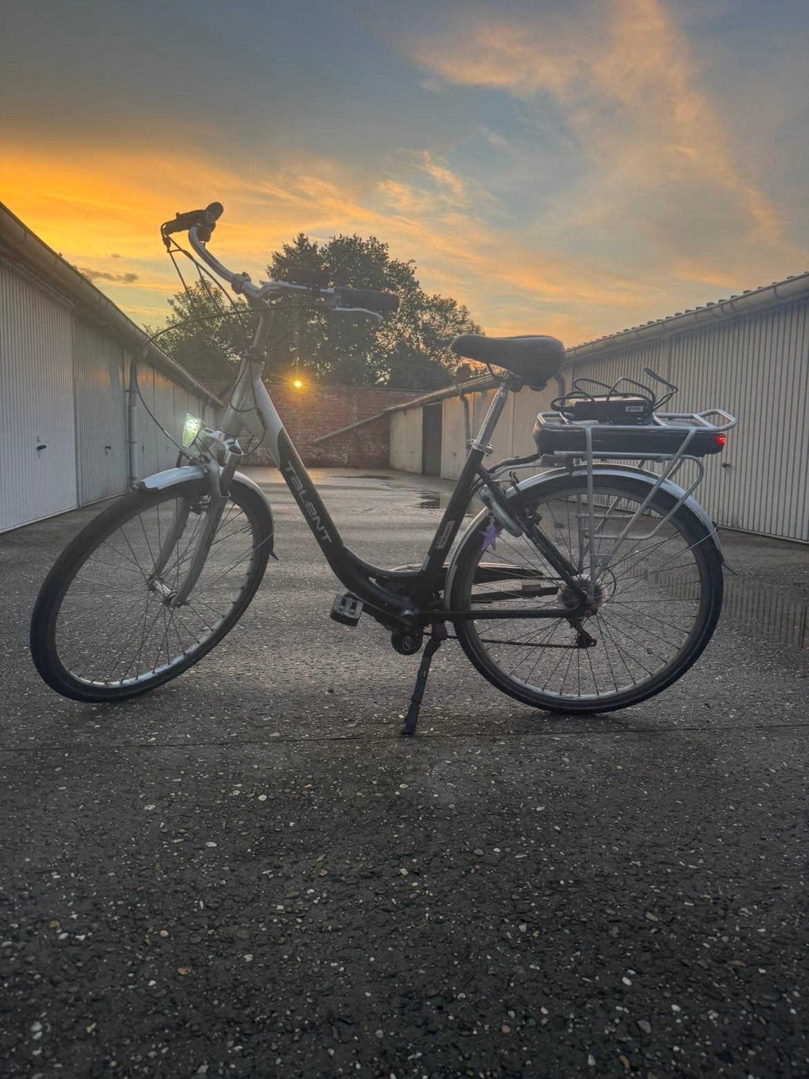 TALENT ELEKTRISCHE FIETS MET MIDDENMOTOR, Fietsen en Brommers, Elektrische fietsen, Ophalen, Zo goed als nieuw