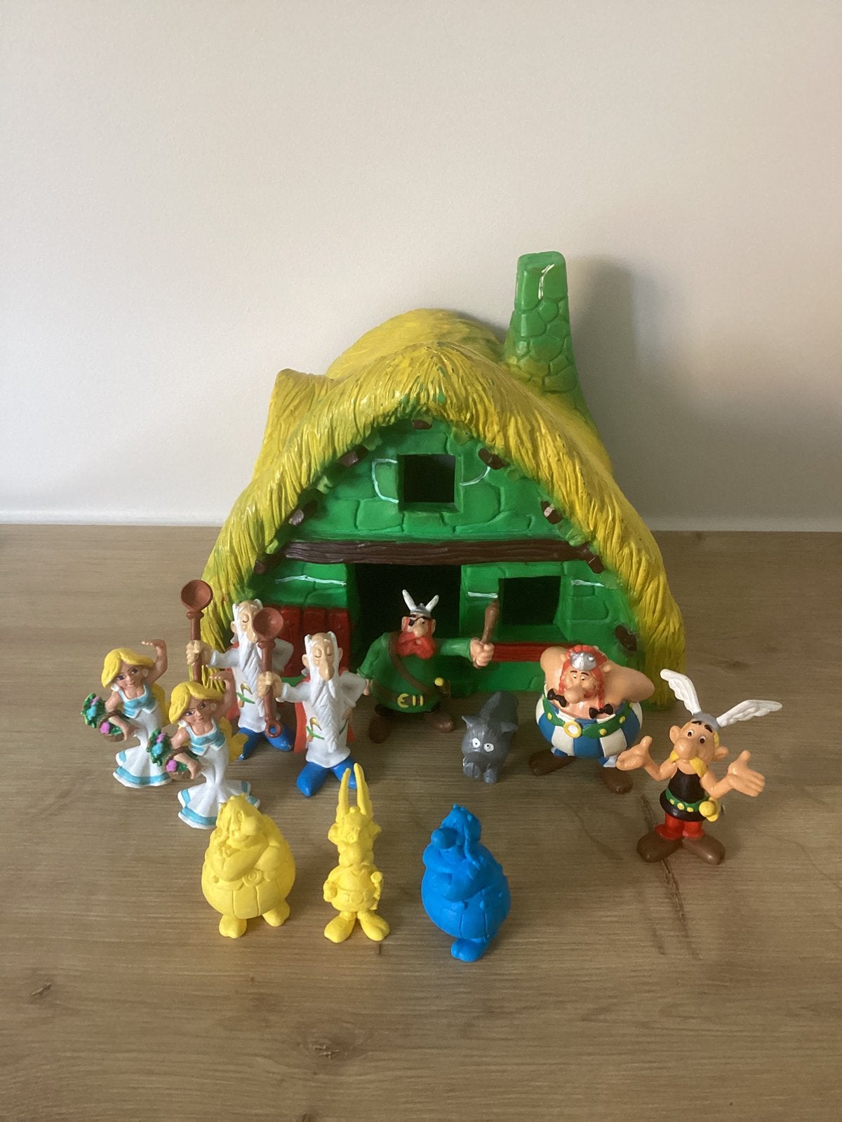 Asterix Bullyland 1974 huis  figuren MD toys gom Pelikan, Enlèvement ou Envoi, Comme neuf