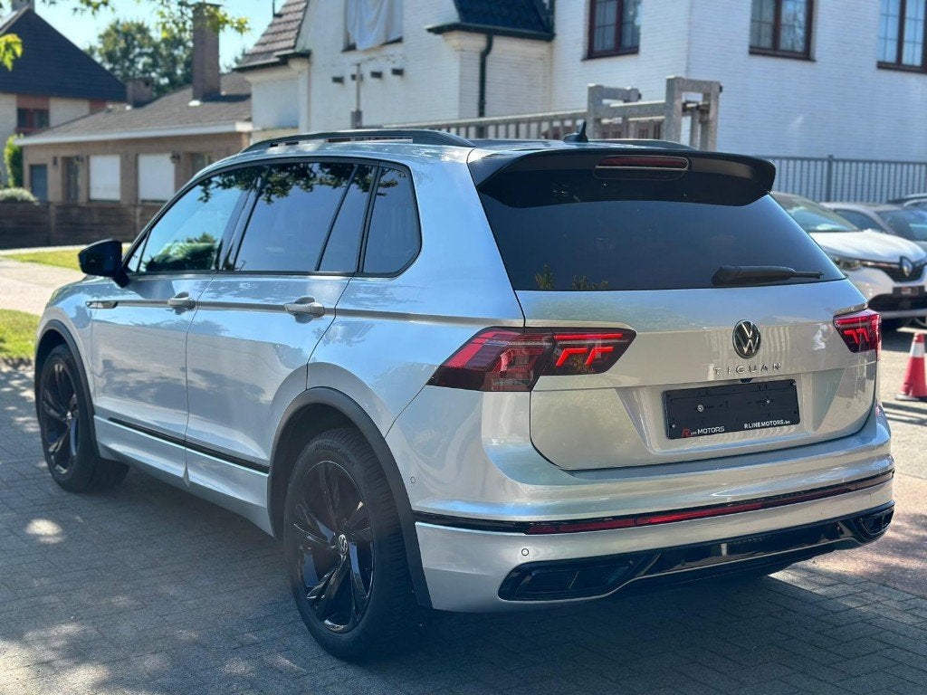 VW Tiguan 2.0TDI - R Line - Black Style - BTW - 27.000NETTO, Autos, Argent ou Gris, https://public.car-pass.be/vhr/1b17f7d9-bd1a-4e30-8ab5-dfd5caedb4af