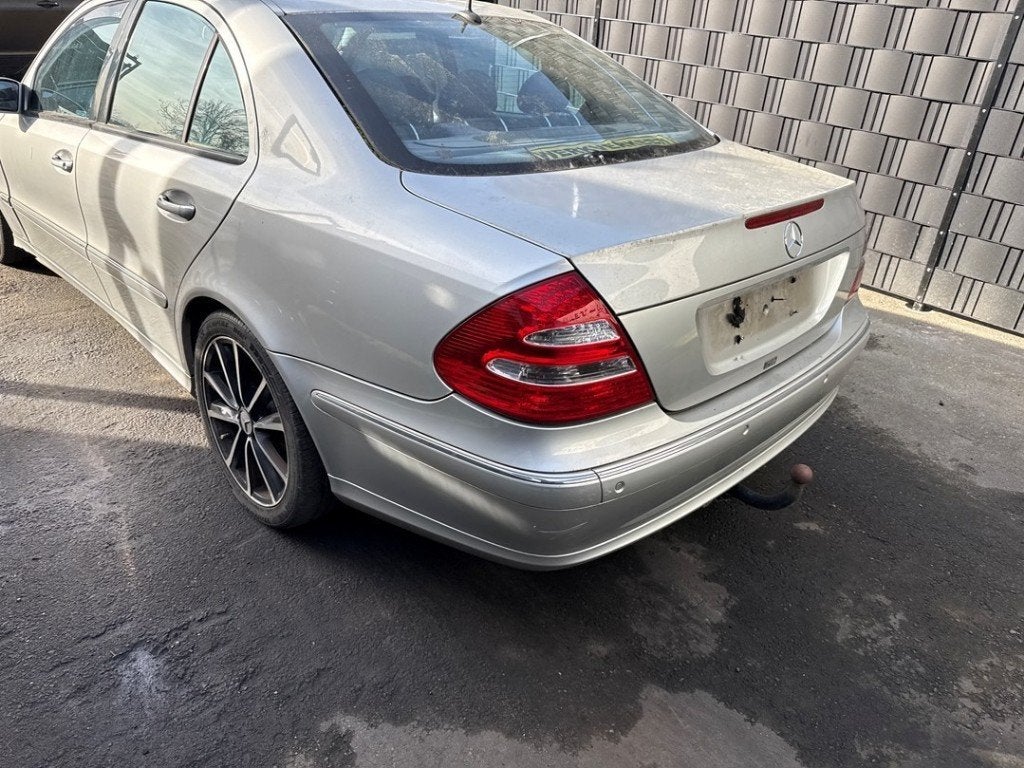 PARE-CHOCS ARRIÈRE E (W211) (|A2118800540|2118800540|), Pare-chocs, Mercedes-Benz, Utilisé, Dialog.mb@mercedes-benz.com