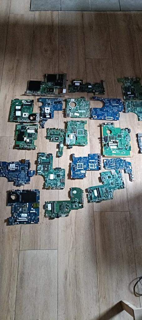 19 Laptop Moederborden Partij Voor Onderdelen/Hobby/Kunst, Informatique & Logiciels, Cartes mères, Enlèvement, Utilisé, Autres types