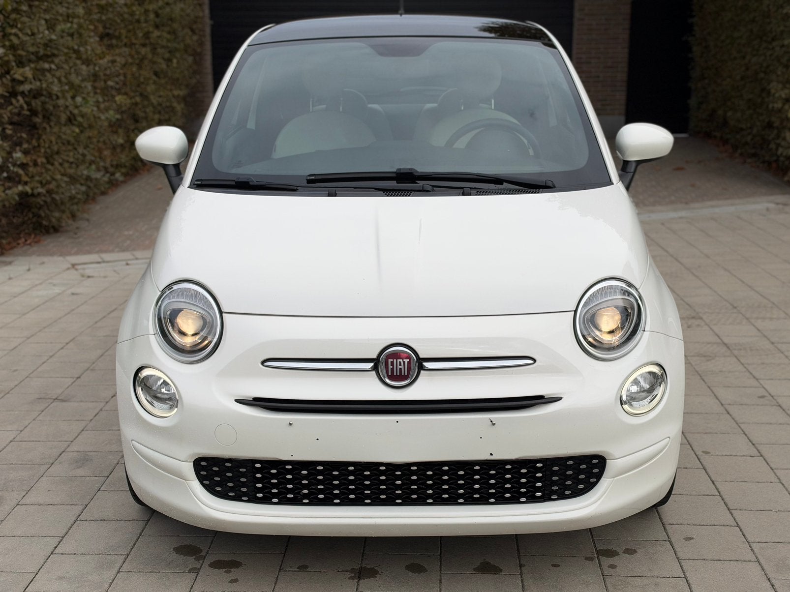FIAT 500 HYBRIDE  / 53.000KM! / DOLCEVITA! / GEKEURD VVK!, Auto's, Voorwielaandrijving, 50 kW, Euro 6, Leder en Stof