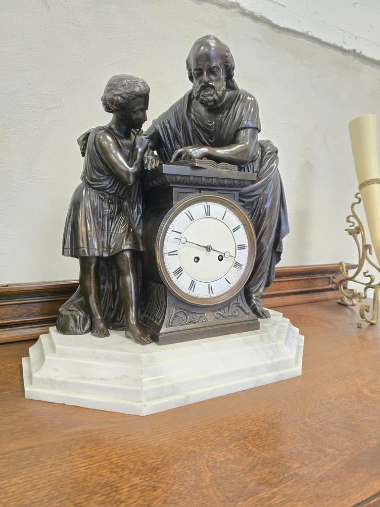 Antieke klok met zware brons, Antiek en Kunst, Ophalen