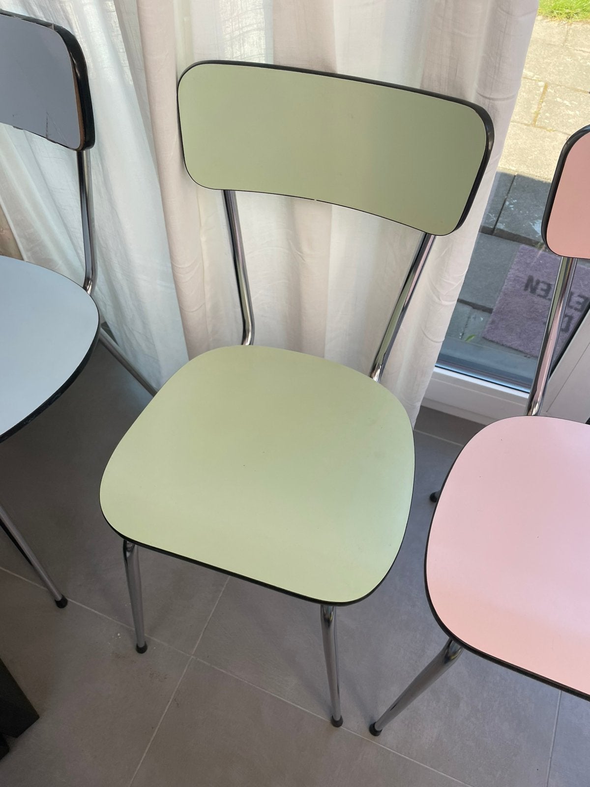 Vintage pastel groene formica stoel, Huis en Inrichting, Ophalen, Zo goed als nieuw