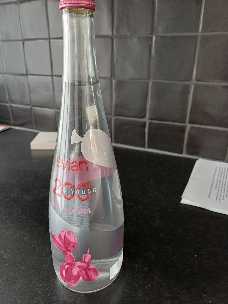 Evian limited edition met Jef Koons, Verzamelen, Ophalen of Verzenden, Nieuw, Waterglas