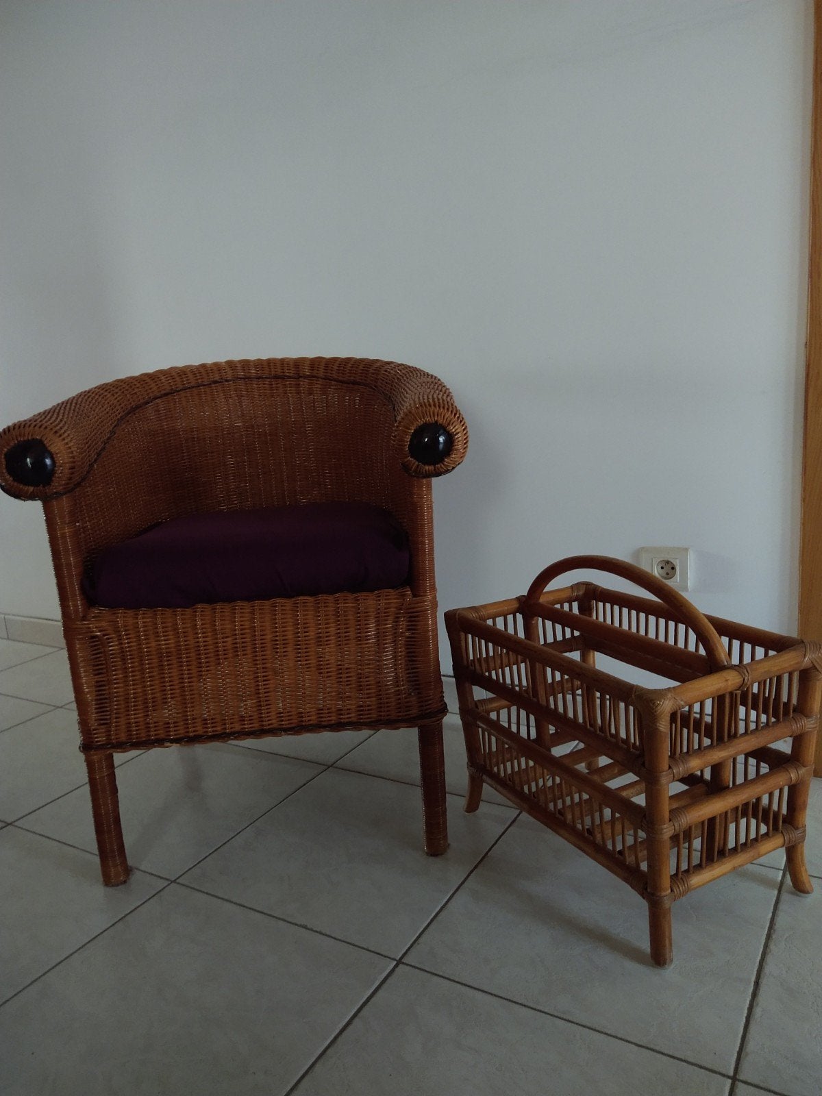 Degelijke stoel-zetel & tijdschriften houder in rotan, Tuin en Terras, Tuinstoelen, Ophalen, Rotan