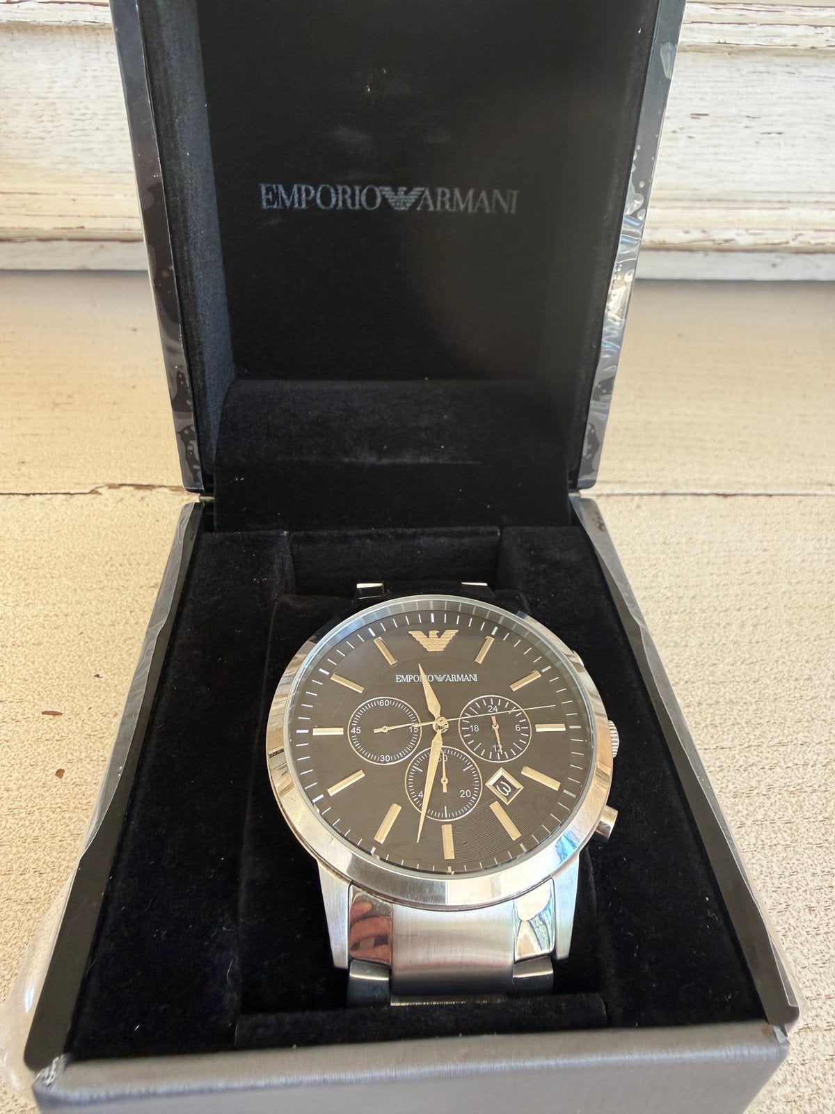Montre Armani pour homme AR-2460 avec date, Bijoux, Sacs & Beauté, Montres | Hommes, Comme neuf, Montre-bracelet, Autres marques