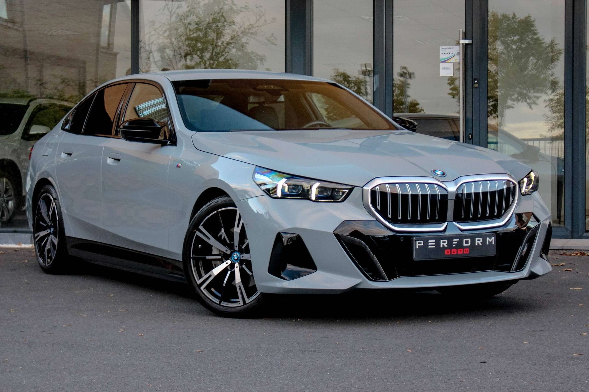 BMW i5 eDrive40*M-SPORT*340PK*DRIVING ASSISTANT PRO*HARMAN K, Gebruikt, Euro 6, 340 pk, I5