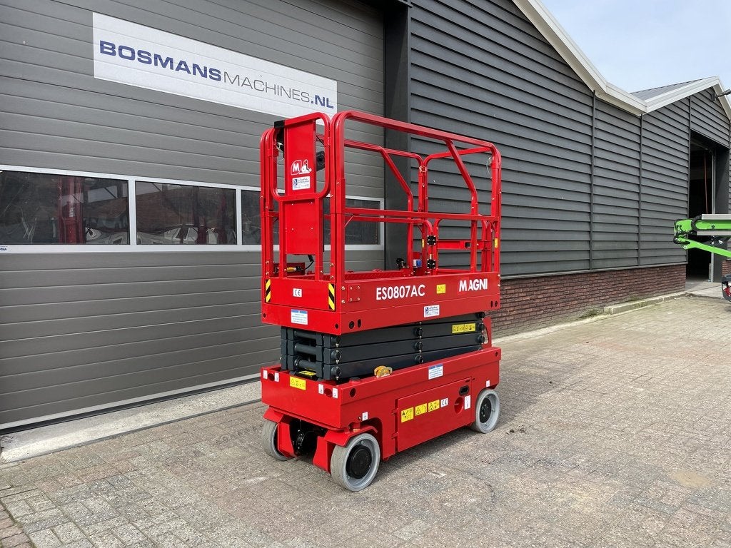 Magni ES0807 AC schaarhoogwerker NIEUW €165 LEASE, Zakelijke goederen