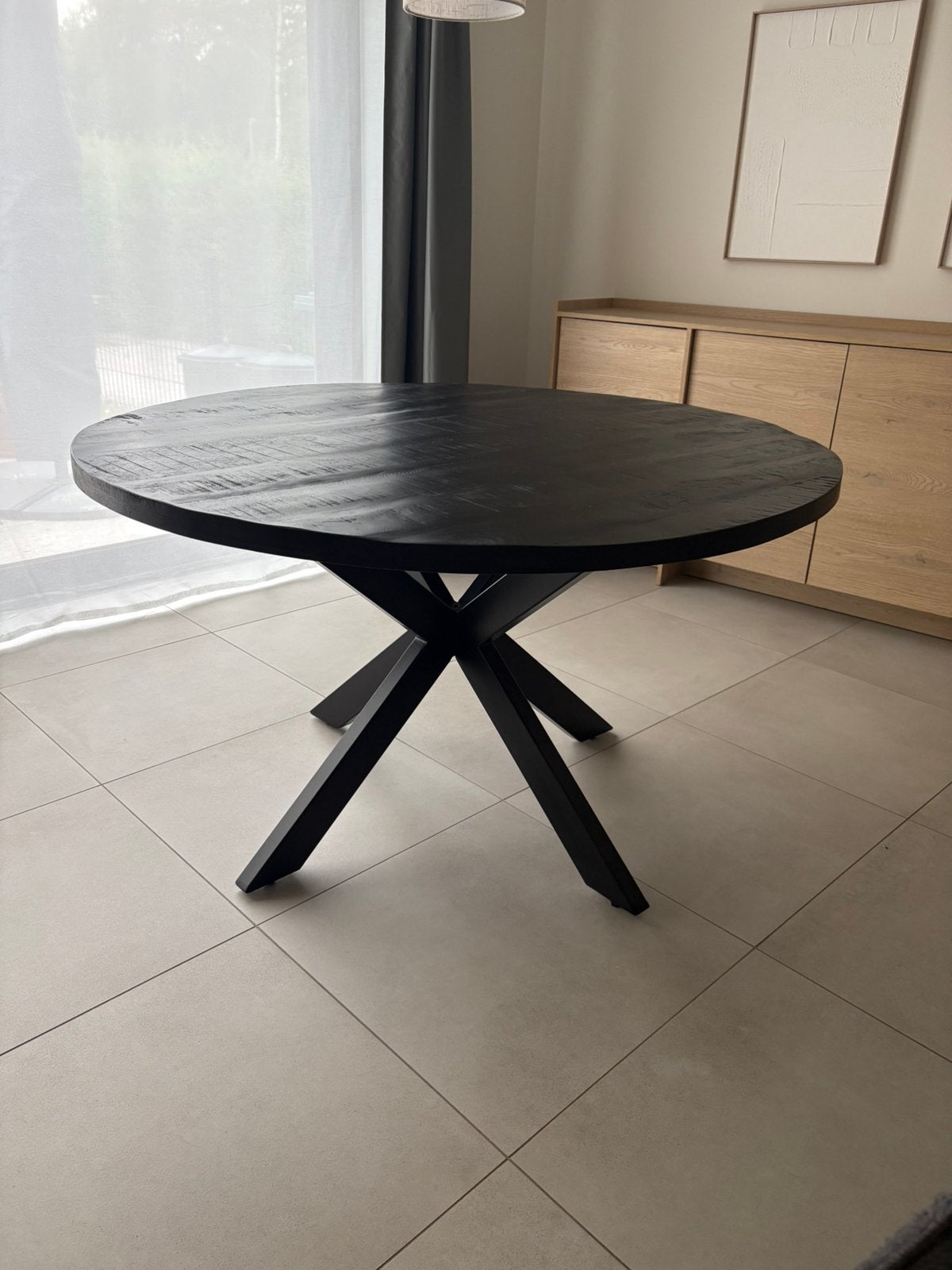 Zwarte ronde tafel, Ophalen, Zo goed als nieuw