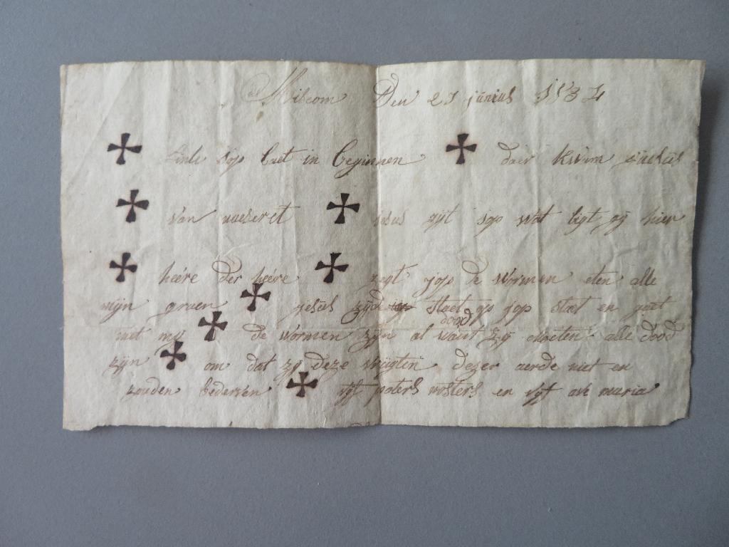 religieus document 1834 met kruisjes oud Nederlands ?, Verzamelen, Verzenden, Zo goed als nieuw, Kaart of Prent, Christendom | Katholiek