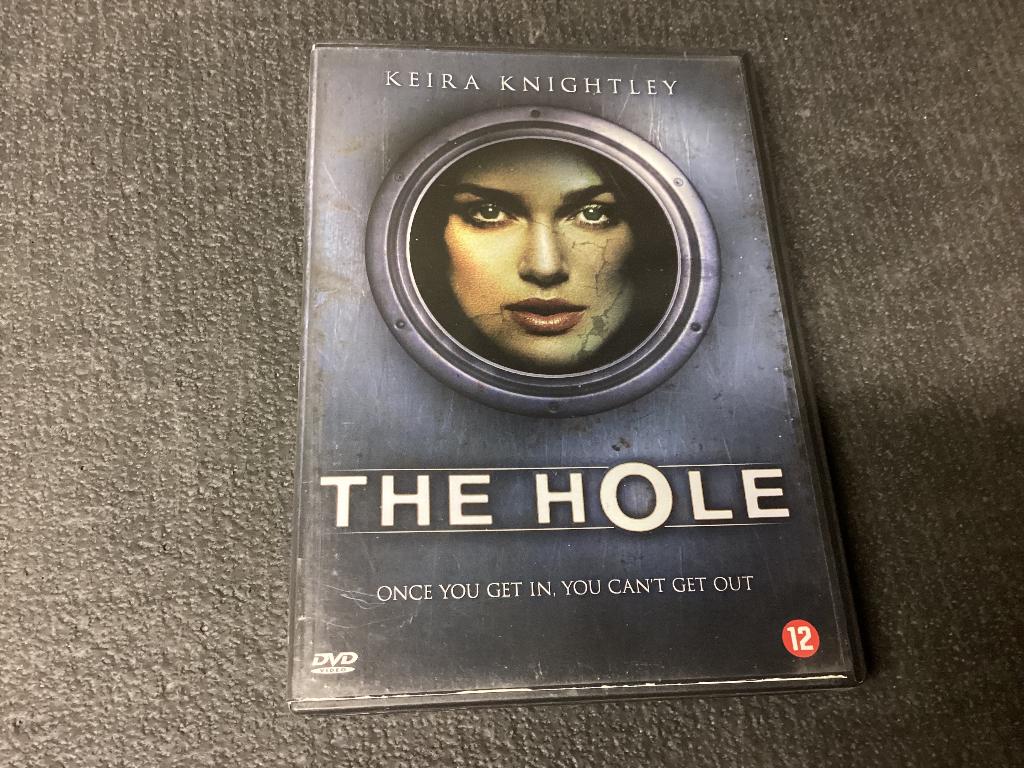 The Hole, Enlèvement ou Envoi