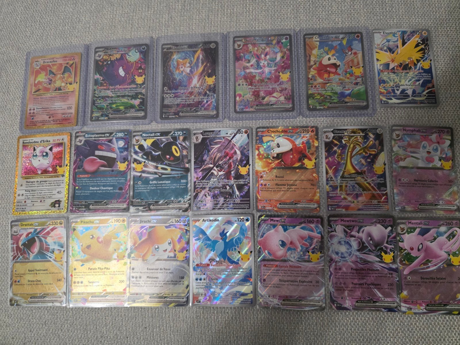Lot 20 cartes rares Pokemon 30ans(inclus Dracaufeu), Hobby & Loisirs créatifs, Enlèvement