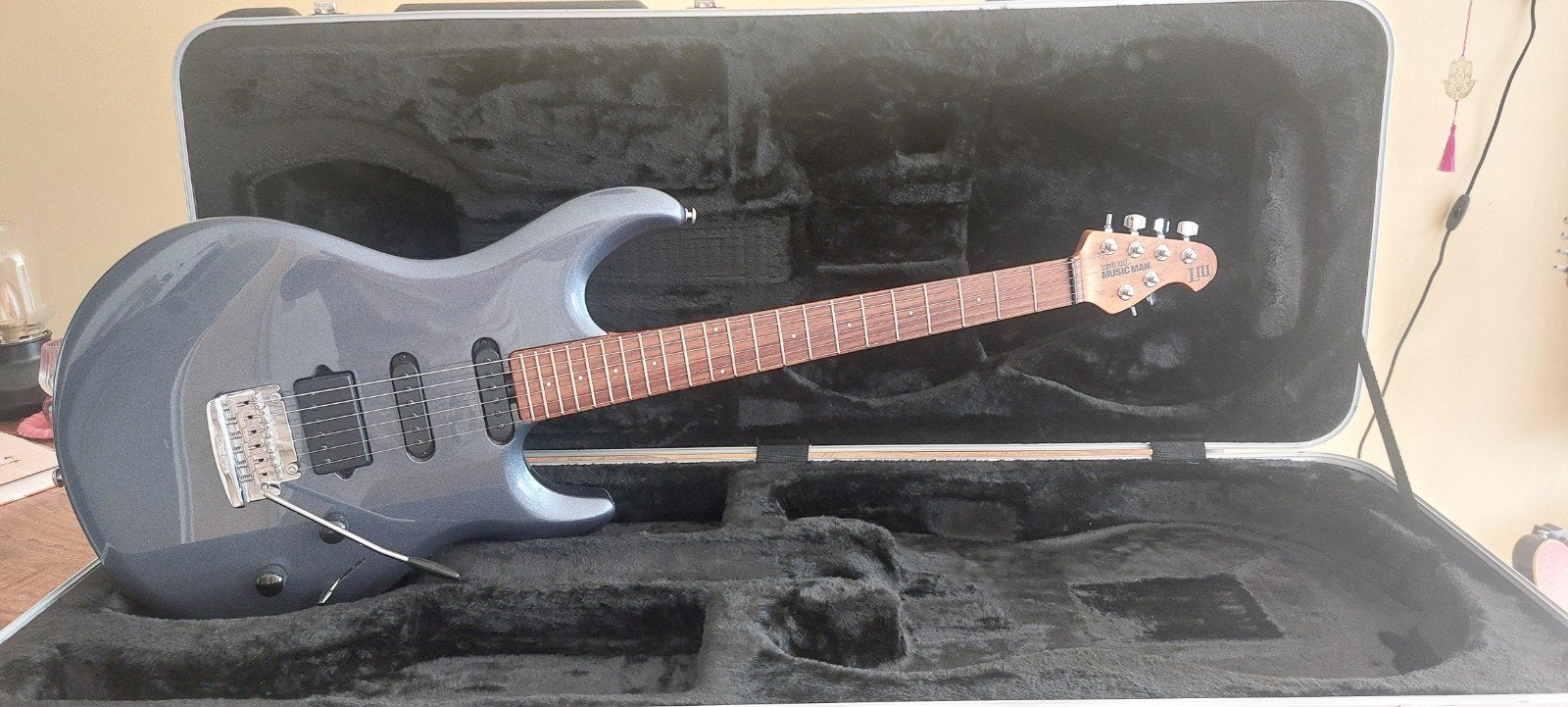 Music Man Luke lll  Bodhi Blue .., Ophalen, Zo goed als nieuw, Solid body