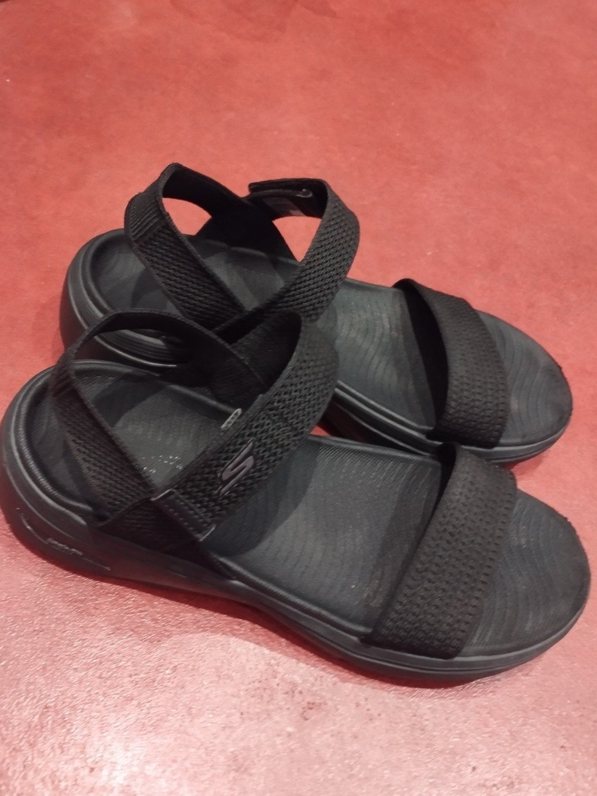 Skechers sandalen, Ophalen