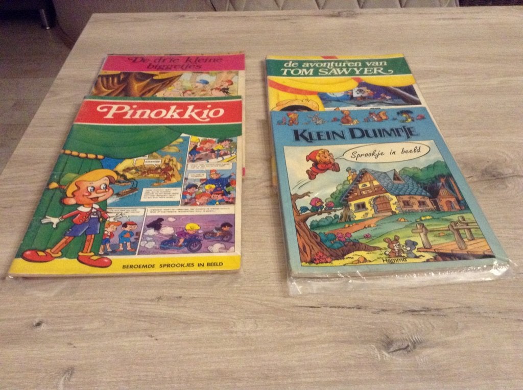 Sprookjes in beeld verschillende strips, Meerdere stripboeken, Ophalen of Verzenden, Gelezen, Onbekend