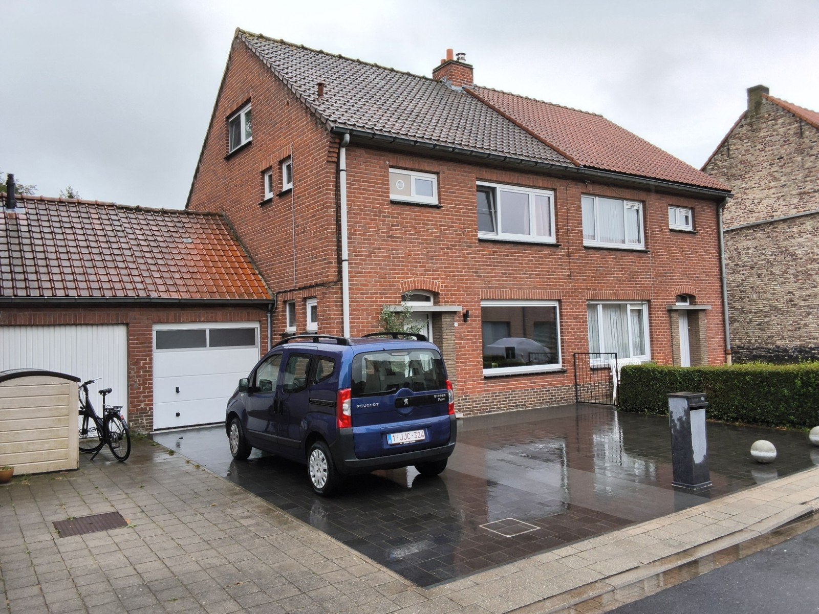 Ieper,gerenoveerd huis,tuin en garage, 3slaapkamaers., 260 kWh/m²/an, 364 m², 200 à 500 m², 3 pièces