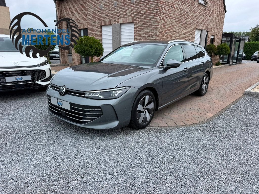 VW Passat Variant 1.5 eTSI 150PK DSG *8166KM* MEMORY/S EL/KF, Auto's, Volkswagen, 1498 cc, 4 cilinders, Bedrijf, 5 deurs