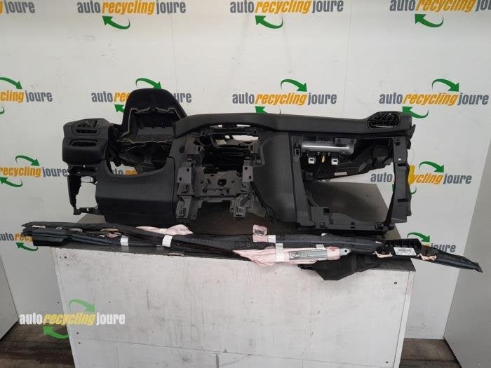 Tableau de bord d'un Ford B-Max, -, -, 3 mois de garantie, -