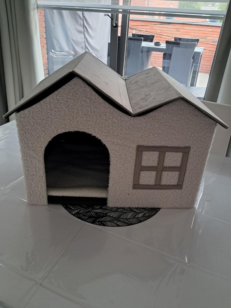 Maison pour chat à vendre, Enlèvement