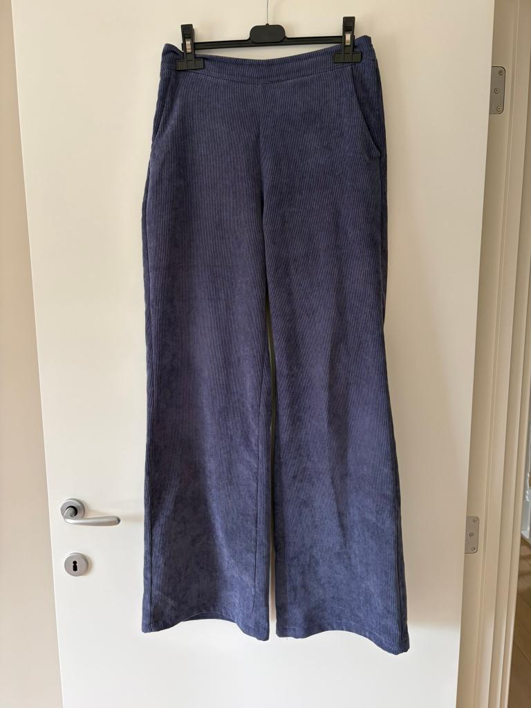 Corduroy broek Black Rose maat M, Vêtements | Femmes, Taille 38/40 (M), Black Rose, Enlèvement ou Envoi, Longs